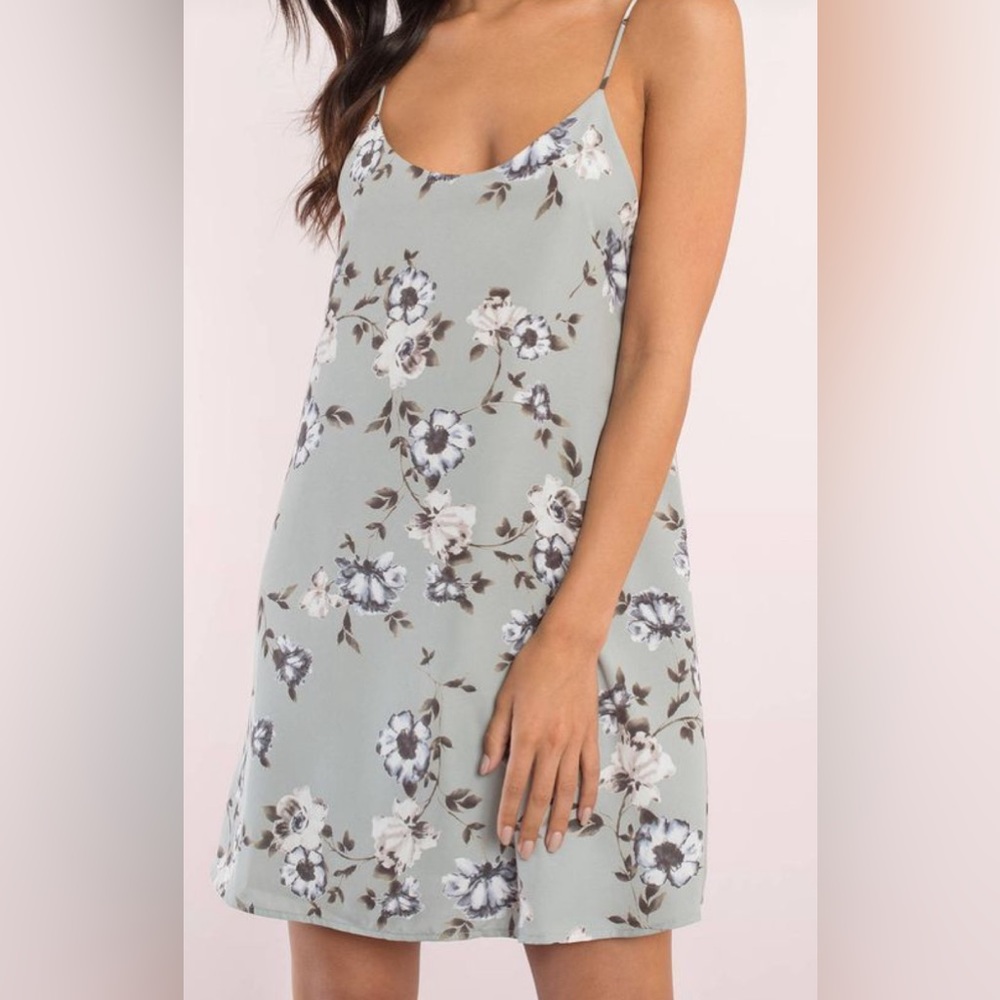 Tobi Lia Floral Print Shift Dress women’s size Small